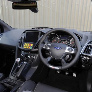 Ford-Focus-ST-Police-car-uk-2012-Photo-01.jpg