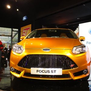 015-2012-ford-focus-st-debut.jpg