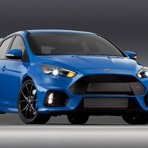 16FordFocusRS_01_HR.jpg